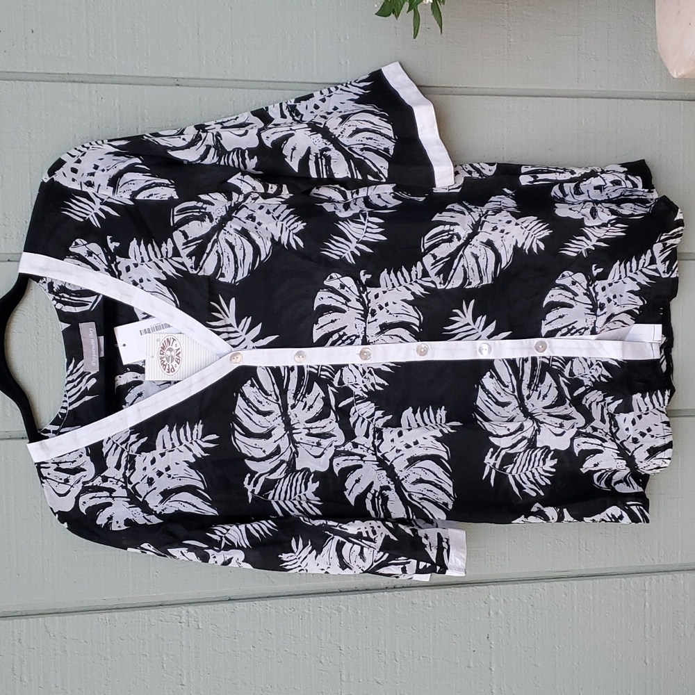 Peppermint Bay Flourish Black & White Beach Coveru
